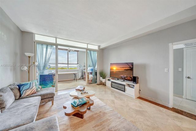 5005 Collins Ave PH02, Miami Beach, FL 33140