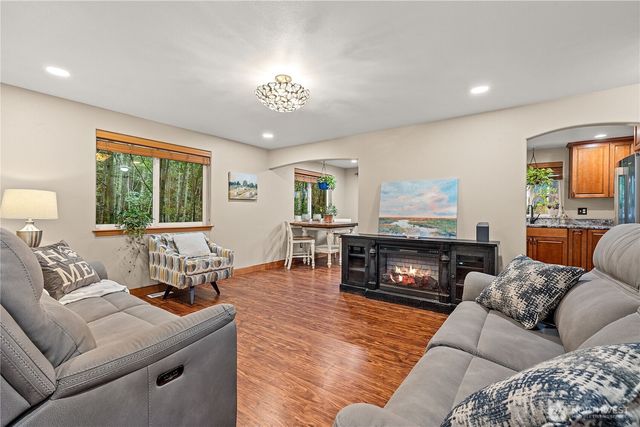 214 Dallas Street, Mount Vernon, WA 98274