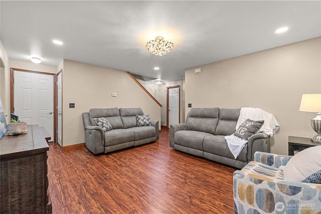 214 Dallas Street, Mount Vernon, WA 98274