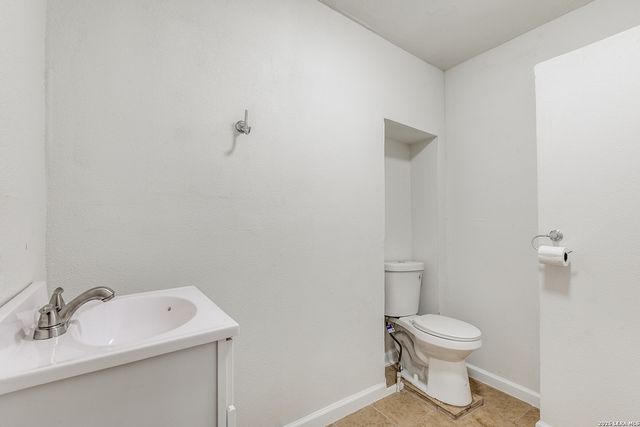 1225 Saltillo, San Antonio, TX 78207