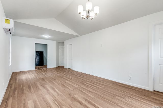 1225 Saltillo, San Antonio, TX 78207