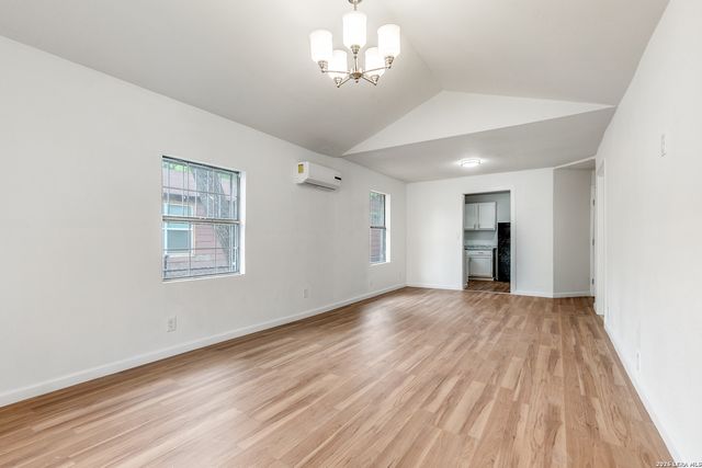 1225 Saltillo, San Antonio, TX 78207