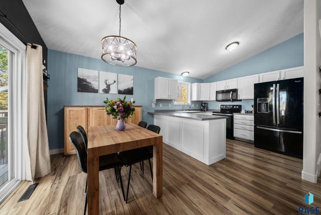 625 E Jesse Ct Court, Tea, SD 57064