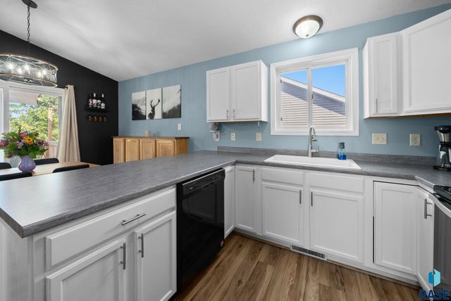 625 E Jesse Ct Court, Tea, SD 57064