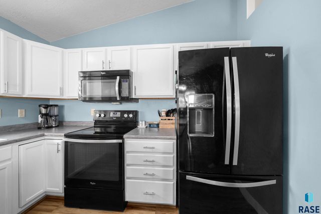 625 E Jesse Ct Court, Tea, SD 57064