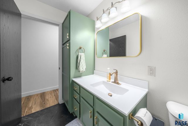 625 E Jesse Ct Court, Tea, SD 57064