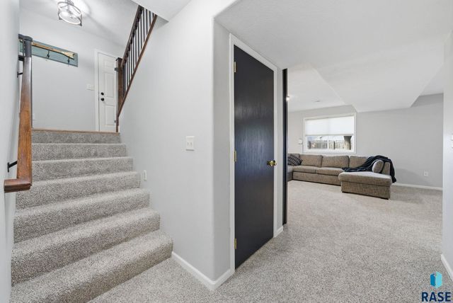 625 E Jesse Ct Court, Tea, SD 57064