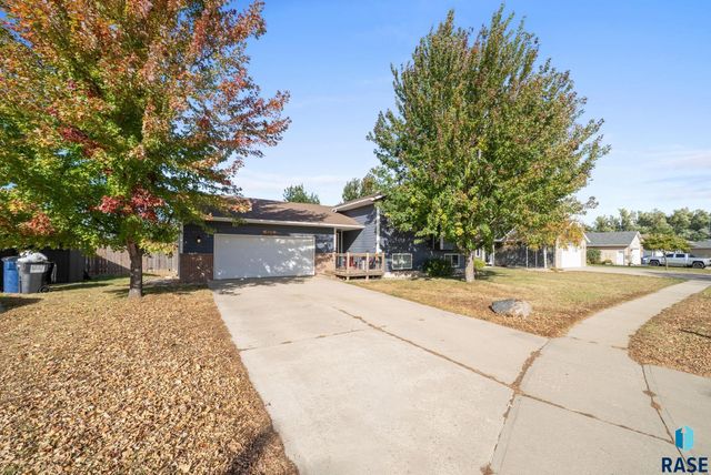 625 E Jesse Ct Court, Tea, SD 57064