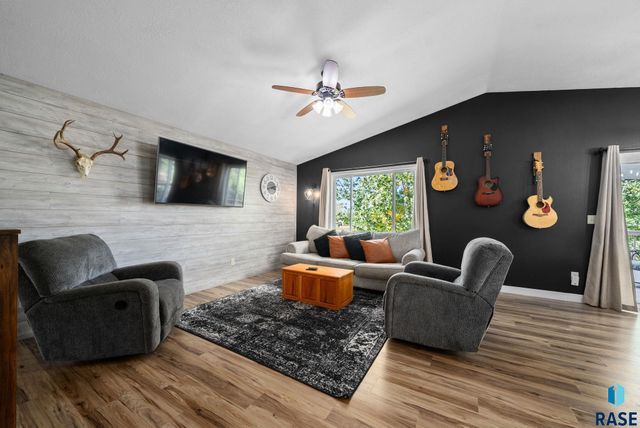 625 E Jesse Ct Court, Tea, SD 57064