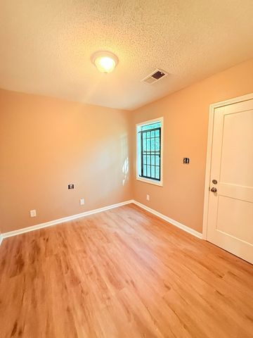 931 CALVIN RD, Memphis, TN 38109