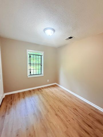 931 CALVIN RD, Memphis, TN 38109