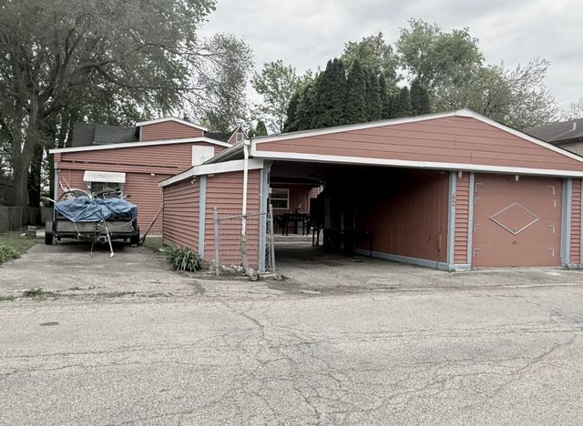 42 Rushmore Road, Fox Lake, IL 60020