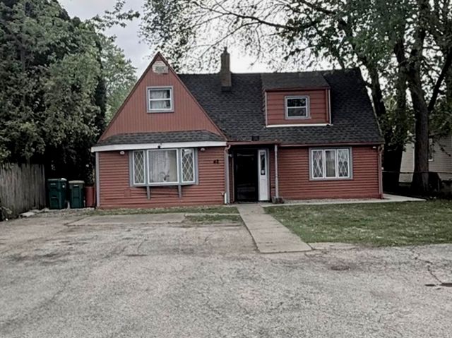 42 Rushmore Road, Fox Lake, IL 60020