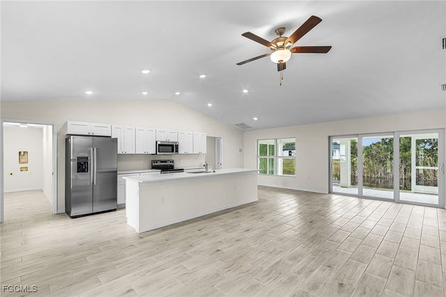 3916 NE 9th PL, Cape Coral, FL 33909