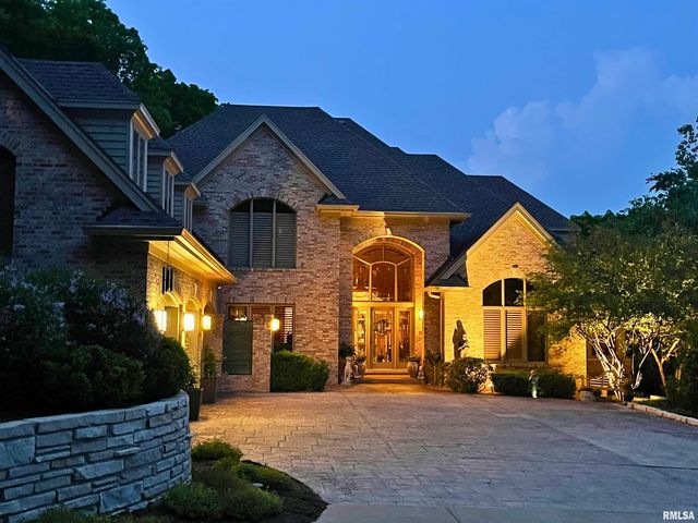 200 W RAVINWOODS Road, Peoria, IL 61615