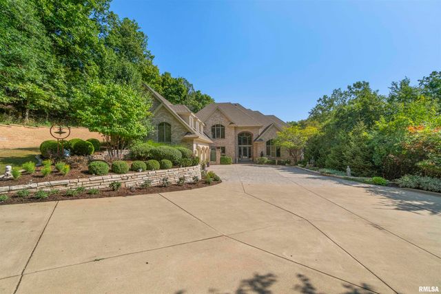 200 W RAVINWOODS Road, Peoria, IL 61615