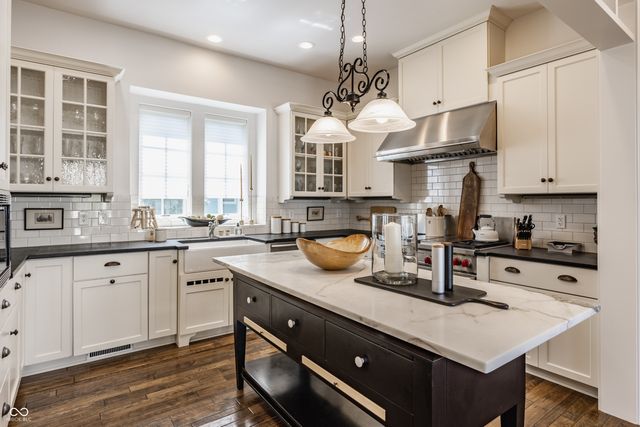 12934 Treaty Line Street, Carmel, IN 46032