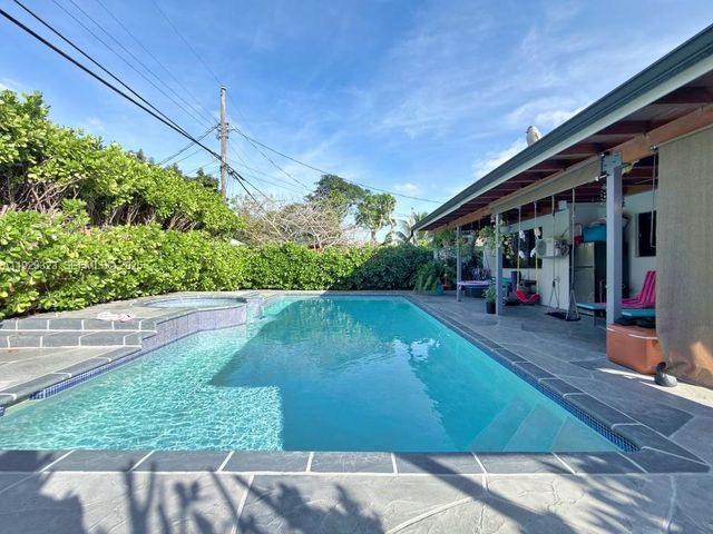 2241 SW 26th St, Miami, FL 33133