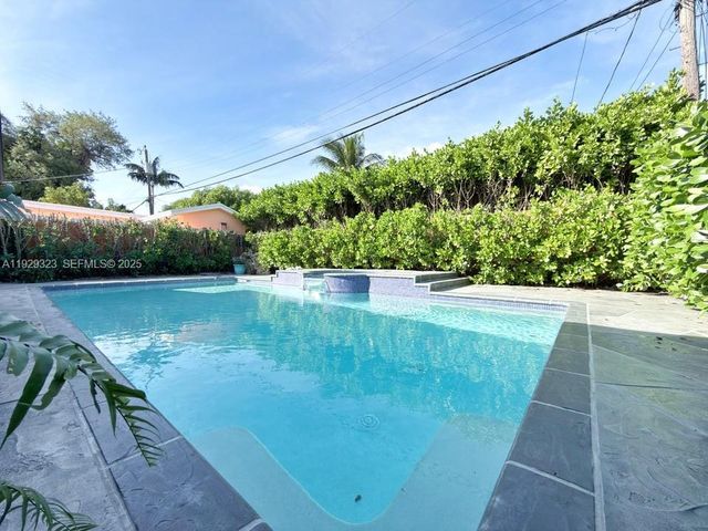 2241 SW 26th St, Miami, FL 33133