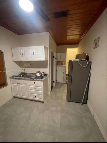 2241 SW 26th St, Miami, FL 33133