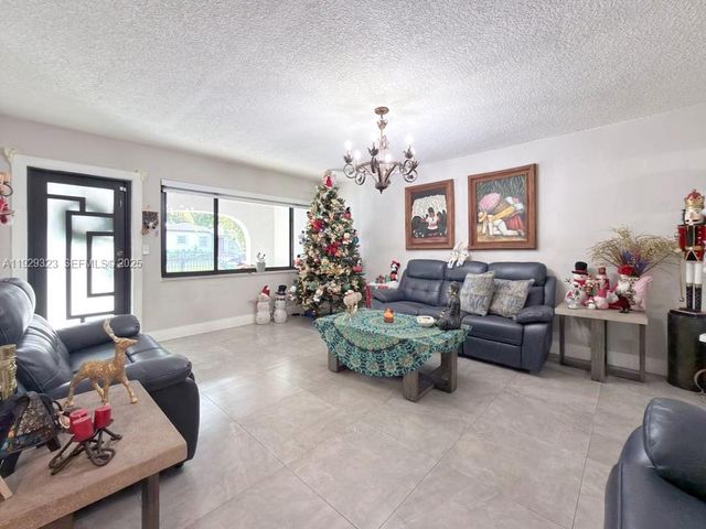 2241 SW 26th St, Miami, FL 33133