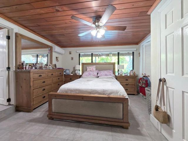 2241 SW 26th St, Miami, FL 33133