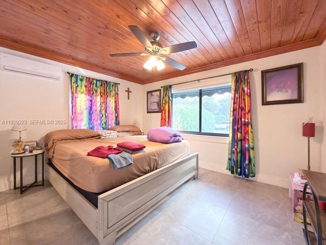 2241 SW 26th St, Miami, FL 33133