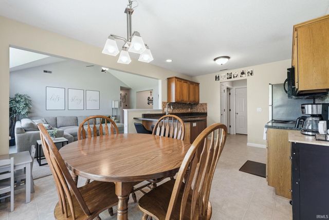 2910 Marguerite Drive, Huntertown, IN 46748