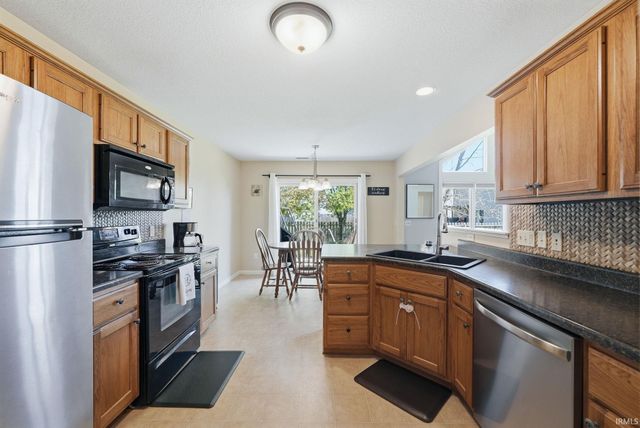 2910 Marguerite Drive, Huntertown, IN 46748