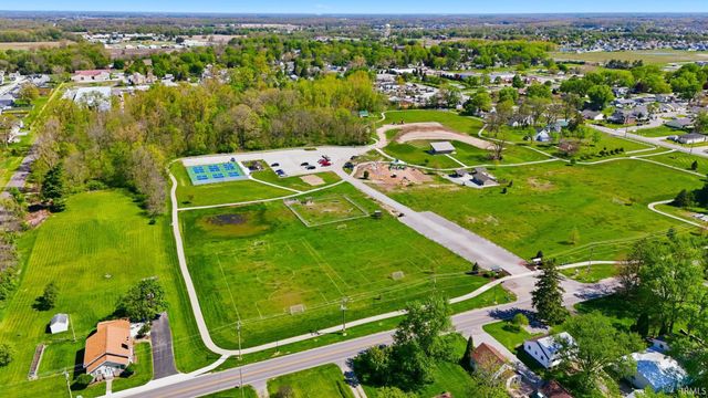 2910 Marguerite Drive, Huntertown, IN 46748