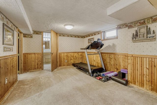 565 Hugo Street NE, Fridley, MN 55432