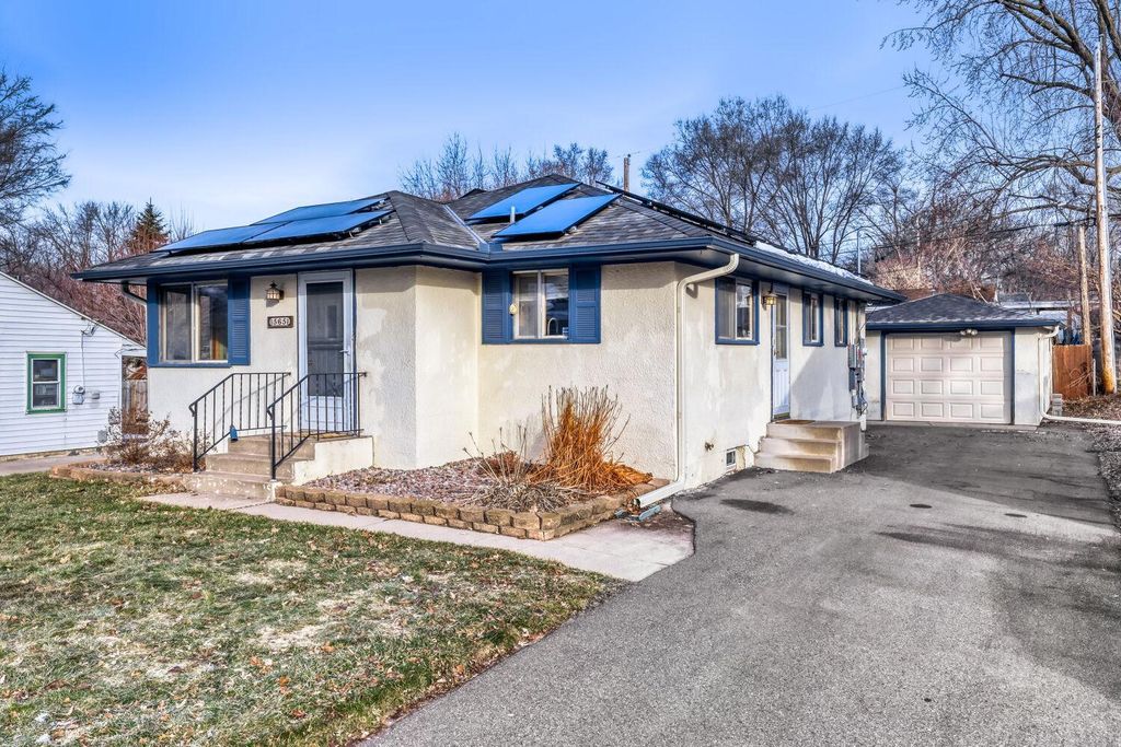 565 Hugo Street NE, Fridley, MN 55432