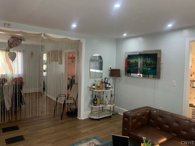 105 Eloise, Syracuse, NY 13207