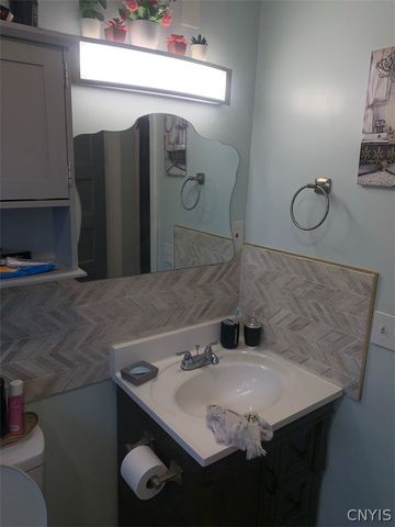 105 Eloise, Syracuse, NY 13207