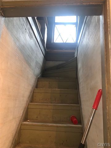 105 Eloise, Syracuse, NY 13207