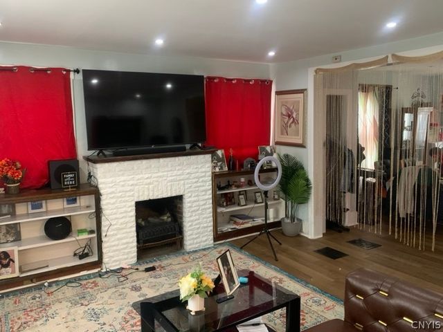 105 Eloise, Syracuse, NY 13207