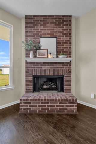 11004 Mlcak Road, Sealy, TX 77474