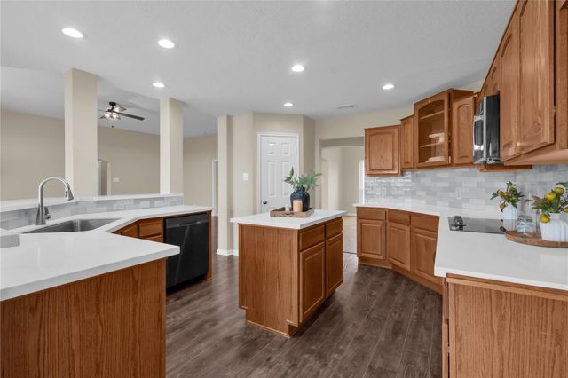 11004 Mlcak Road, Sealy, TX 77474