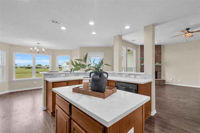 11004 Mlcak Road, Sealy, TX 77474