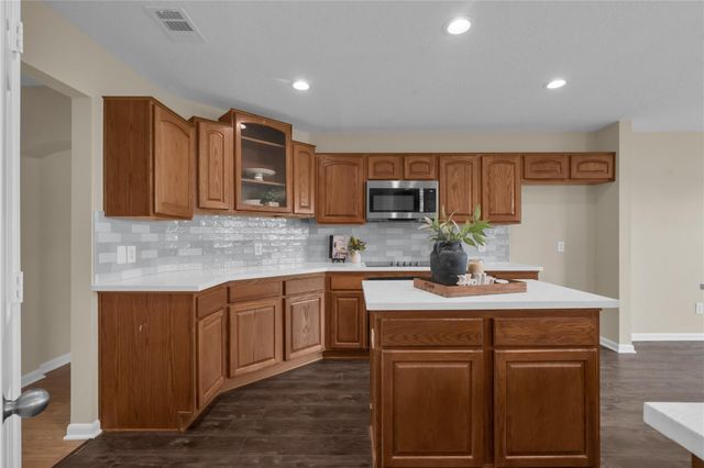 11004 Mlcak Road, Sealy, TX 77474