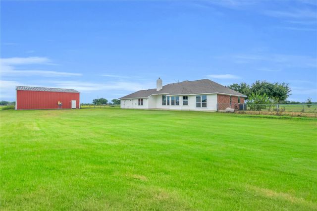 11004 Mlcak Road, Sealy, TX 77474