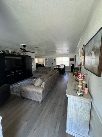 200 33rd Street, Mineral Wells, TX 76067