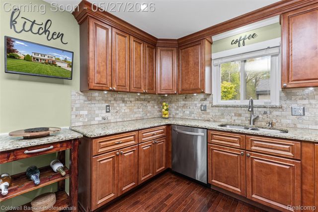 21450 Virginia Street, Southfield, MI 48076