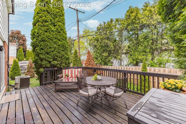 21450 Virginia Street, Southfield, MI 48076