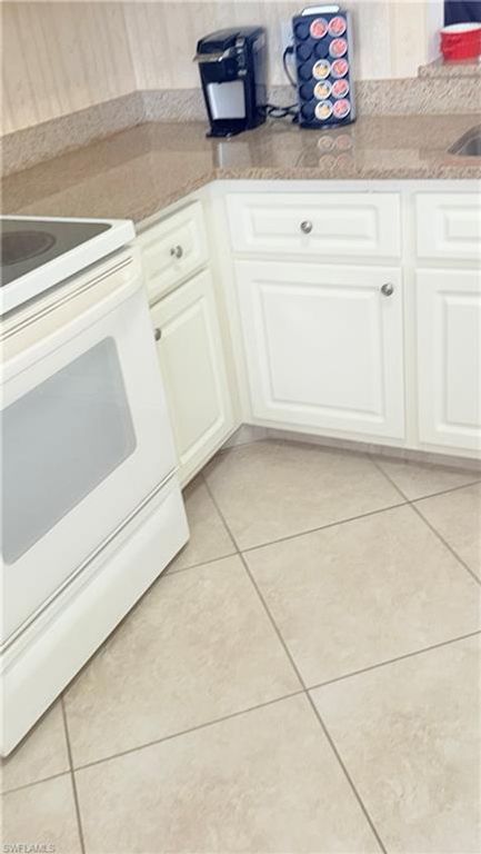 Image 16 of property listing at 3803 11th PL 1210, Cape Coral, FL 33904