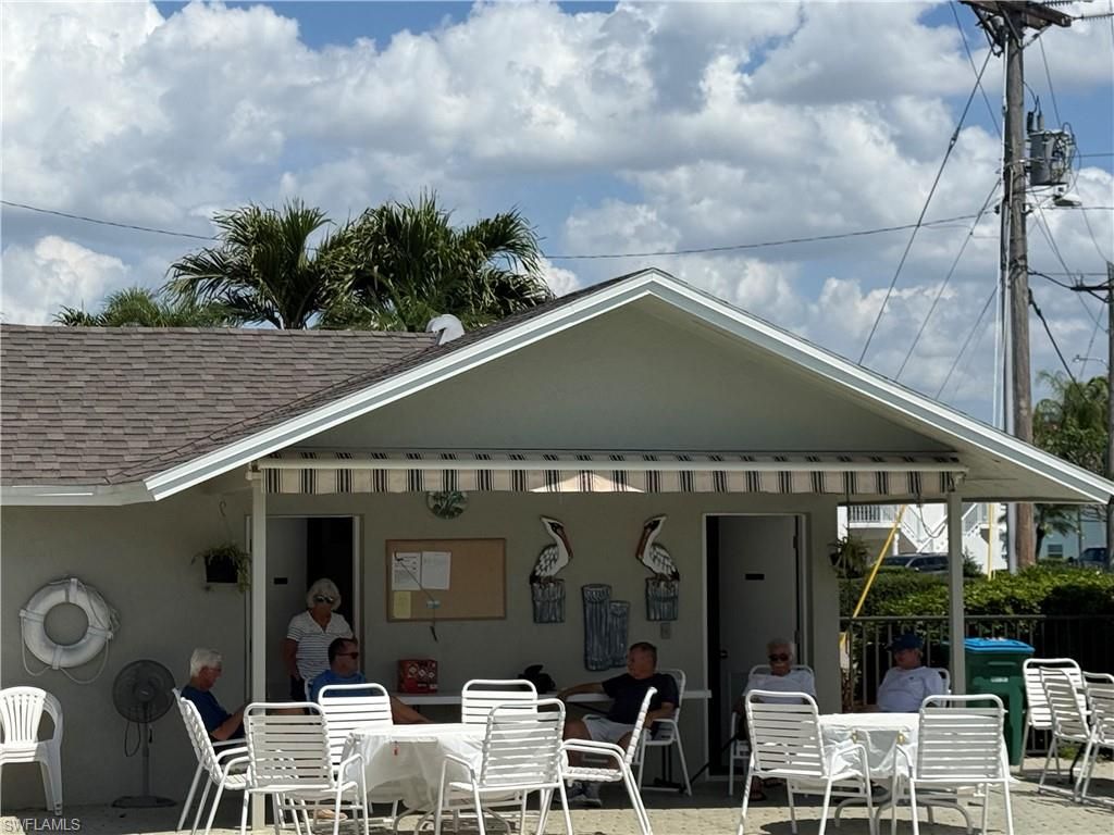 Image 18 of property listing at 3803 11th PL 1210, Cape Coral, FL 33904