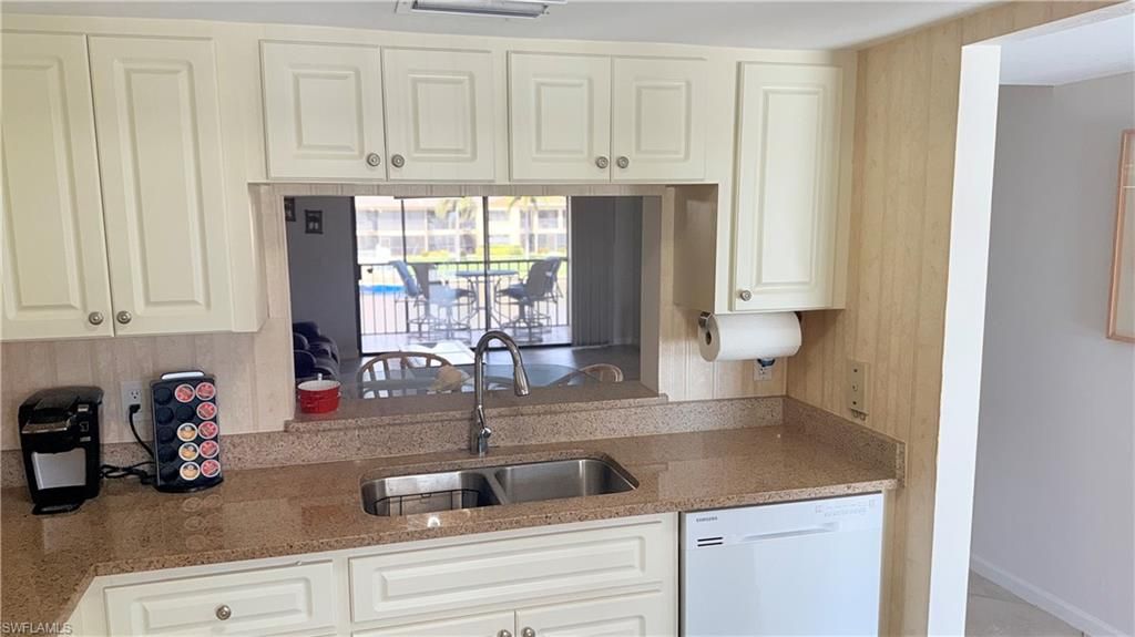 Image 9 of property listing at 3803 11th PL 1210, Cape Coral, FL 33904