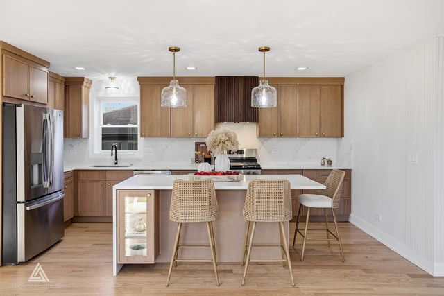 500 N Fairview Avenue, Mount Prospect, IL 60056