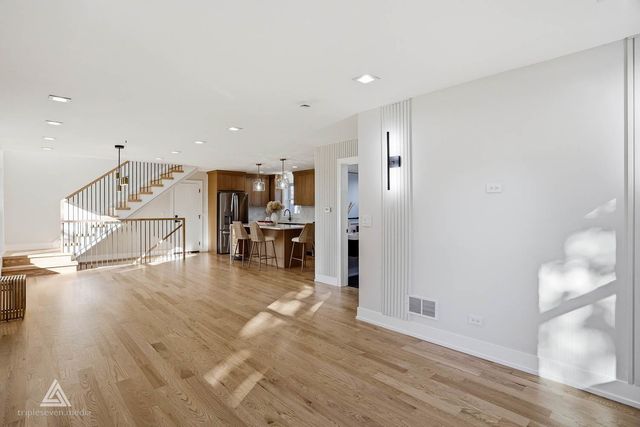 500 N Fairview Avenue, Mount Prospect, IL 60056