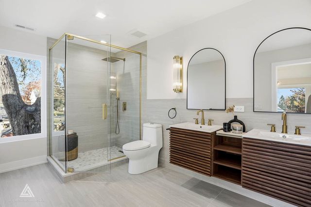 500 N Fairview Avenue, Mount Prospect, IL 60056